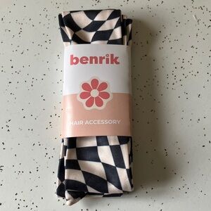 🆕Benrik Black and White Hair Accessory